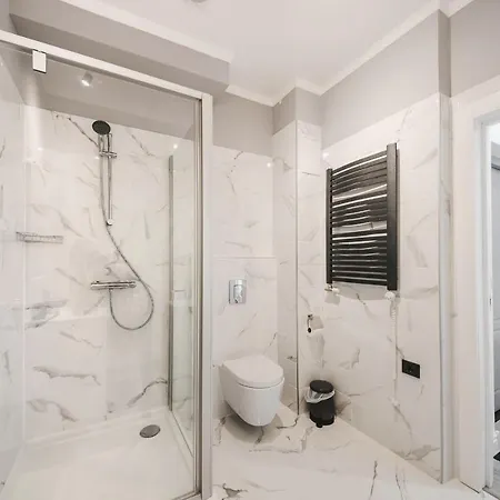 Bright Old Town アパート